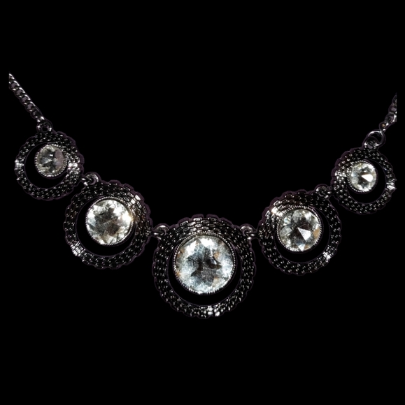 Gorgeous Paparazzi Necklace - Picture 1 of 3